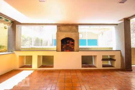 Apartamento para alugar com 235m², 4 quartos e 2 vagas Apartamento para alugar com 235m², 4 quartos e 2 vagasÁrea comum - Churrasqueira