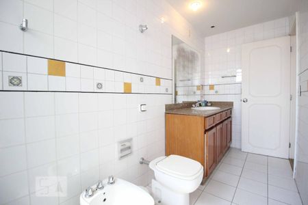 Apartamento para alugar com 235m², 4 quartos e 2 vagas Apartamento para alugar com 235m², 4 quartos e 2 vagasBanheiro Suíte