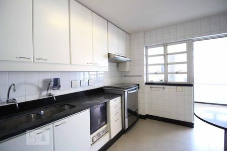 Apartamento para alugar com 235m², 4 quartos e 2 vagas Apartamento para alugar com 235m², 4 quartos e 2 vagasCozinha