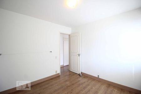 Apartamento para alugar com 235m², 4 quartos e 2 vagas Apartamento para alugar com 235m², 4 quartos e 2 vagasQuarto