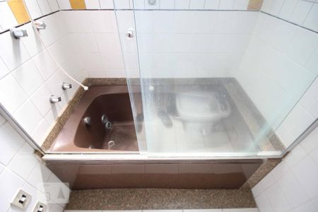 Apartamento para alugar com 235m², 4 quartos e 2 vagas Apartamento para alugar com 235m², 4 quartos e 2 vagasBanheiro Suíte