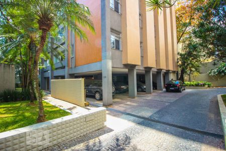 Apartamento para alugar com 235m², 4 quartos e 2 vagas Apartamento para alugar com 235m², 4 quartos e 2 vagasÁrea Externa