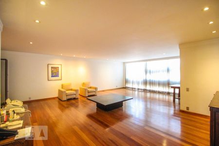 Apartamento para alugar com 235m², 4 quartos e 2 vagas Apartamento para alugar com 235m², 4 quartos e 2 vagasSala