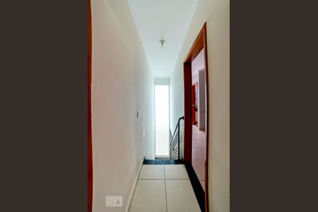 Casa de condomínio para alugar com 70m², 2 quartos e 1 vaga Casa de condomínio para alugar com 70m², 2 quartos e 1 vagaEscada para Sala