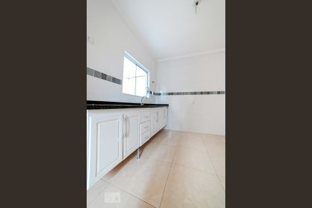 Cozinha de casa de condomínio para alugar com 2 quartos, 70m² em Vila Gustavo, São Paulo