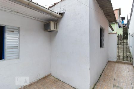 Casa à venda com 80m², 2 quartos e sem vagaQuintal