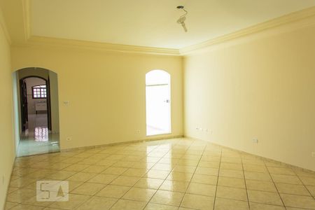 Sala de casa para alugar com 3 quartos, 252m² em Santa Teresinha, Santo André