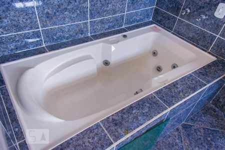 Casa à venda com 252m², 3 quartos e 6 vagasBanheiro da suíte 1