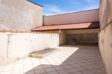 Casa à venda com 252m², 3 quartos e 6 vagasQuintal