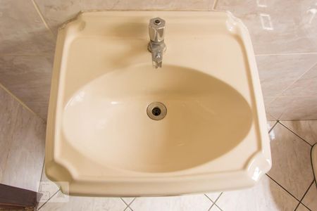 Lavabo de casa para alugar com 3 quartos, 252m² em Santa Teresinha, Santo André
