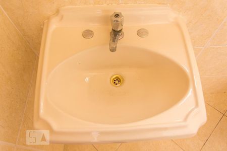 Casa à venda com 252m², 3 quartos e 6 vagasBanheiro da suíte 3