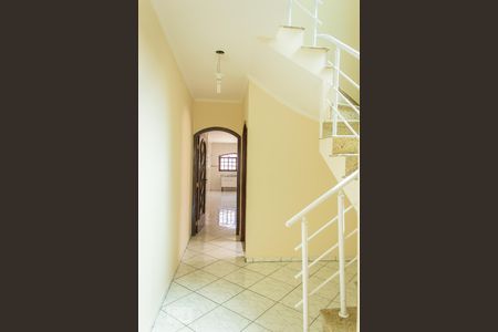 Corredor de casa para alugar com 3 quartos, 252m² em Santa Teresinha, Santo André