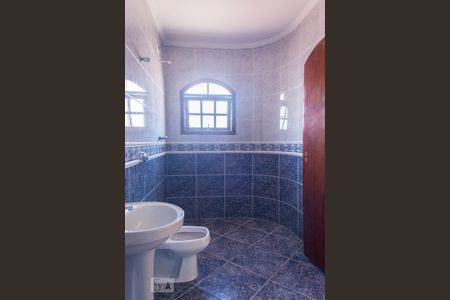 Casa à venda com 252m², 3 quartos e 6 vagasBanheiro da suíte 1