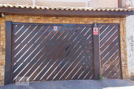 Casa à venda com 252m², 3 quartos e 6 vagasFachada