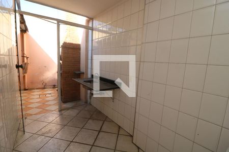 Casa à venda com 160m², 3 quartos e 2 vagasÁrea de Serviço