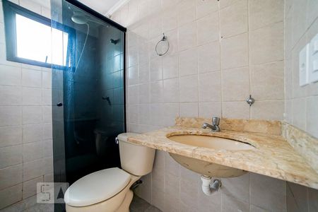 Banheiro de apartamento para alugar com 2 quartos, 60m² em Vila Mazzei, São Paulo
