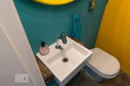 1o. Andar - Lavabo (Pia) de casa para alugar com 2 quartos, 150m² em Ipiranga, São Paulo