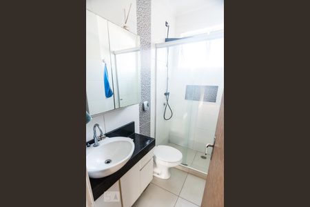 Banheiro de apartamento para alugar com 1 quarto, 48m² em Petrópolis, Porto Alegre