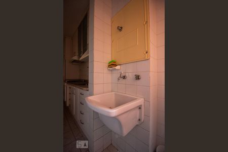 Apartamento à venda com 72m², 3 quartos e 1 vagaÁrea de Serviço