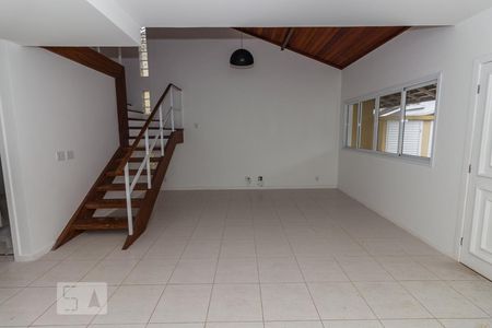 Sala de casa de condomínio à venda com 4 quartos, 170m² em Recreio dos Bandeirantes, Rio de Janeiro