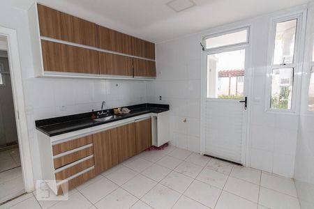 Casa de condomínio à venda com 170m², 4 quartos e 1 vaga Casa de condomínio à venda com 170m², 4 quartos e 1 vagaCozinha - Armários