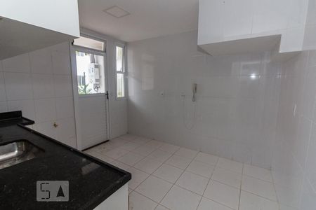 Casa de condomínio à venda com 170m², 4 quartos e 1 vaga Casa de condomínio à venda com 170m², 4 quartos e 1 vagaCozinha