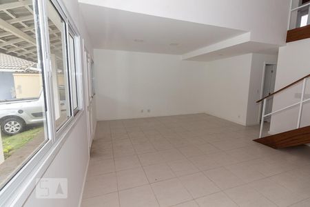 Sala de casa de condomínio à venda com 4 quartos, 170m² em Recreio dos Bandeirantes, Rio de Janeiro