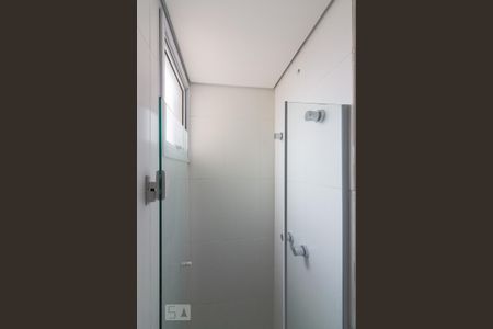 Banheiro de apartamento para alugar com 2 quartos, 51m² em Vila Guilherme, São Paulo