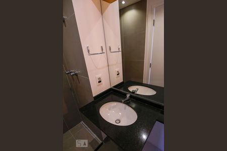 Studio para alugar com 30m², 1 quarto e 1 vaga Studio para alugar com 30m², 1 quarto e 1 vagaBanheiro