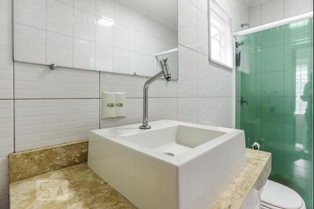 Casa à venda com 211m², 3 quartos e 3 vagasBanheiro