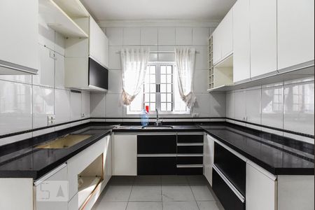 Casa à venda com 211m², 3 quartos e 3 vagasCozinha