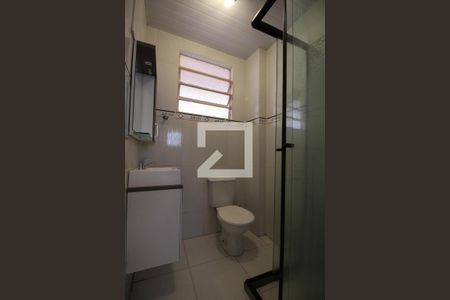 Banheiro de apartamento para alugar com 1 quarto, 37m² em Navegantes, Porto Alegre