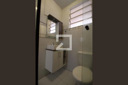 Banheiro de apartamento para alugar com 1 quarto, 37m² em Navegantes, Porto Alegre