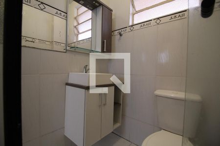 Banheiro de apartamento para alugar com 1 quarto, 37m² em Navegantes, Porto Alegre