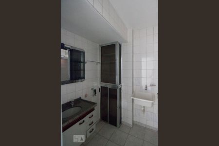Banheiro de apartamento para alugar com 1 quarto, 45m² em Vila Buarque, São Paulo