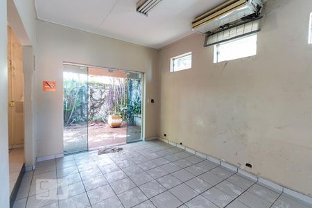 Casa à venda com 160m², 3 quartos e 8 vagasSala de estar