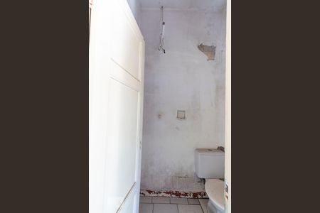 Casa à venda com 160m², 3 quartos e 8 vagasBanheiro de Serviço