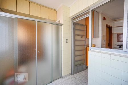 Apartamento à venda com 96m², 3 quartos e 2 vagas Apartamento à venda com 96m², 3 quartos e 2 vagasÁrea de serviço
