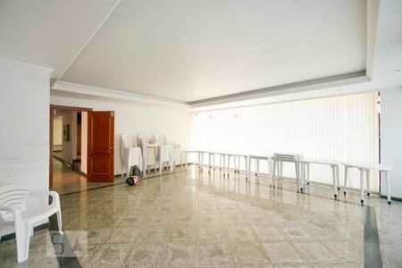 Apartamento à venda com 96m², 3 quartos e 2 vagas Apartamento à venda com 96m², 3 quartos e 2 vagasSalão de festas