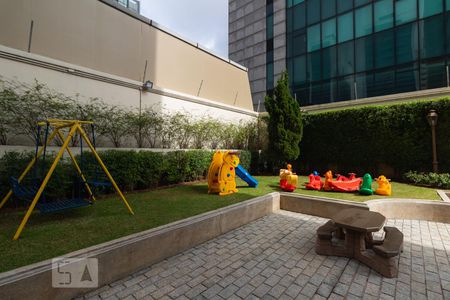 Apartamento à venda com 196m², 4 quartos e 3 vagas Apartamento à venda com 196m², 4 quartos e 3 vagasPlayground - Condomínio