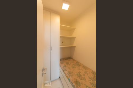 Apartamento à venda com 196m², 4 quartos e 3 vagas Apartamento à venda com 196m², 4 quartos e 3 vagasQuarto - Área de Serviço