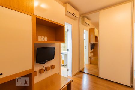 Apartamento à venda com 196m², 4 quartos e 3 vagas Apartamento à venda com 196m², 4 quartos e 3 vagasSuíte 1