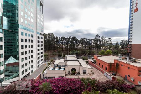 Vista da Varanda da Sala de apartamento à venda com 3 quartos, 160m² em Alphaville Industrial, Barueri