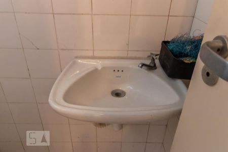 Apartamento à venda com 160m², 3 quartos e 2 vagasDetalhe do Banheiro de Serviço