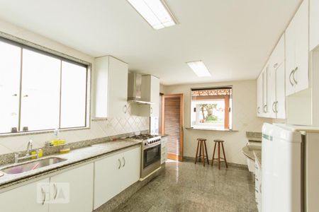 Cozinha (Primeiro Andar) de casa de condomínio para alugar com 3 quartos, 436m² em Freguesia (jacarepaguá), Rio de Janeiro