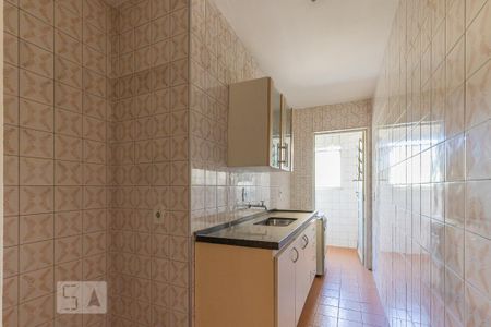 Cozinha de apartamento para alugar com 1 quarto, 35m² em Cambuí, Campinas