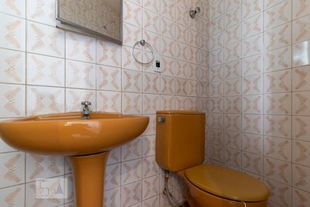 Banheiro da suíte de apartamento para alugar com 1 quarto, 35m² em Cambuí, Campinas