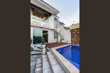 Casa à venda com 275m², 4 quartos e 4 vagasPiscina