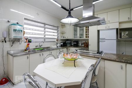 Casa à venda com 275m², 4 quartos e 4 vagasCozinha