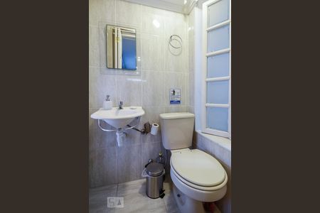 Casa à venda com 275m², 4 quartos e 4 vagasBanheiro